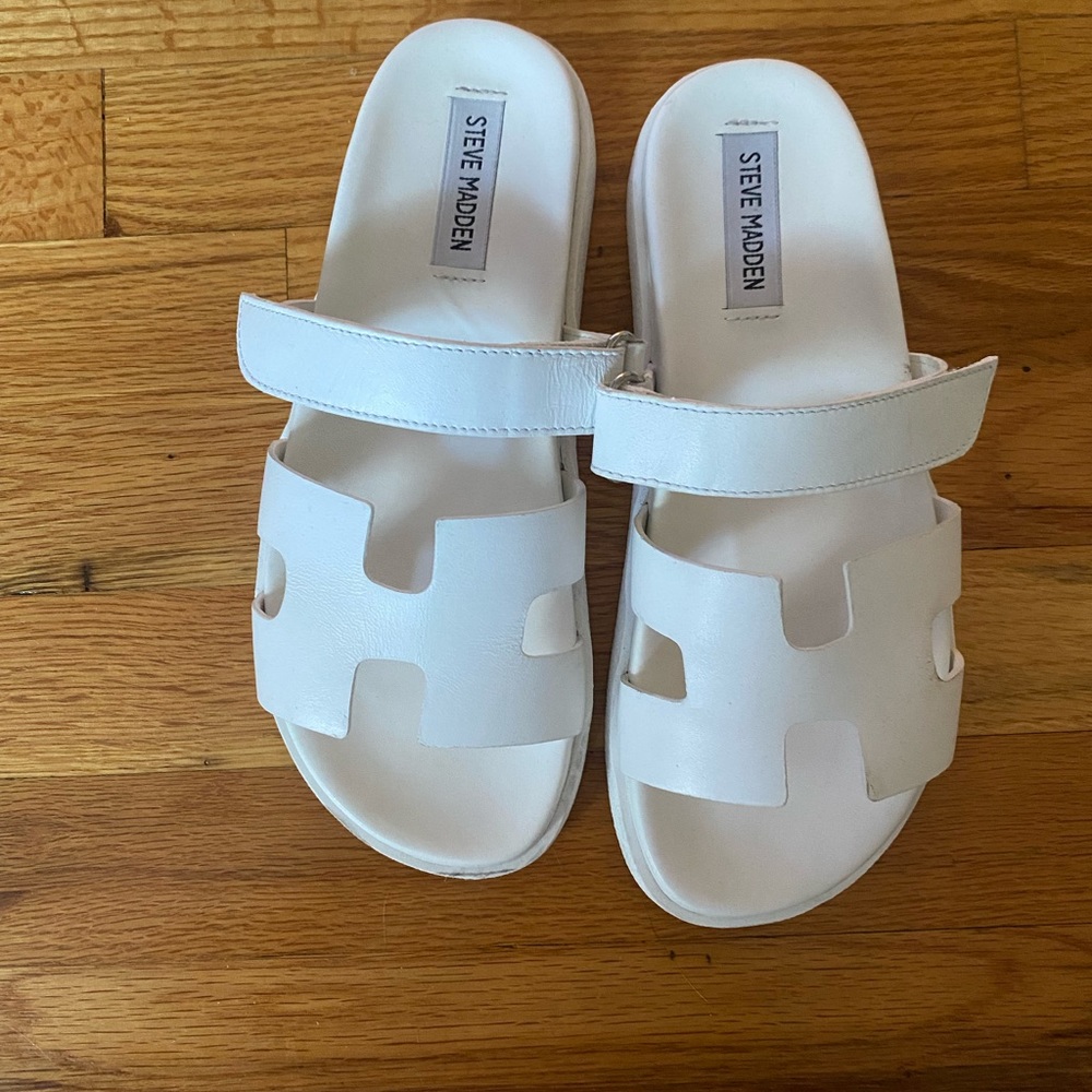Mayven white leather Steve Madden slides